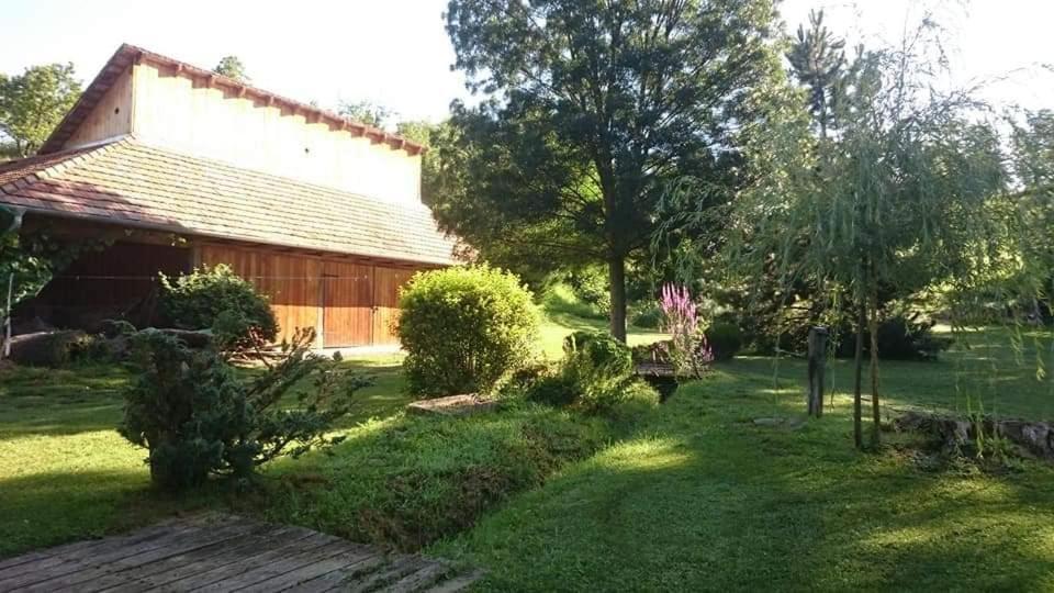 Willa Nyugalomsziget Kotcse Zewnętrze zdjęcie